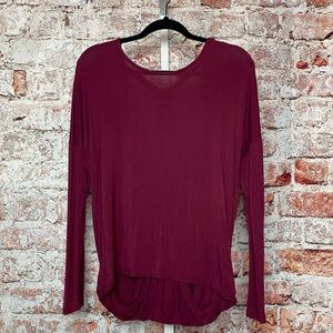 Mahina Womenʻs Boutique Drop Shoulder Open Back Long Sleeve Blouse Medium